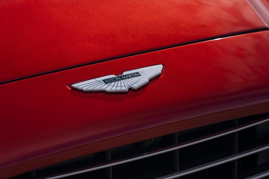 Логотип Aston Martin DBX 2020 года  (WW) (фото 20 из 40)